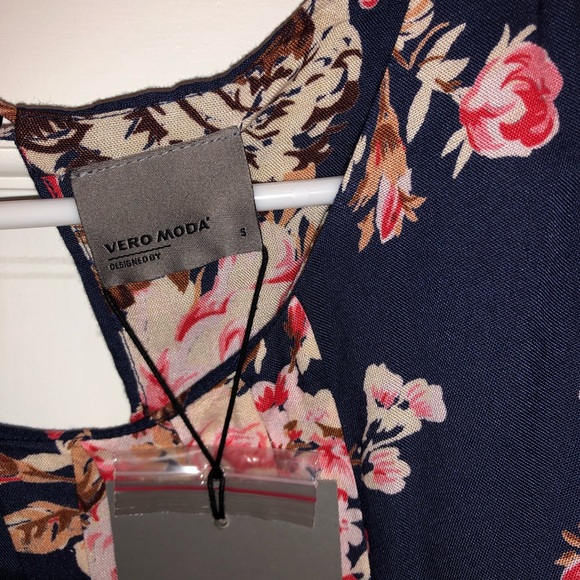Vero Moda Floral Sleeveless Top (Size: S) - Picture 2 of 5